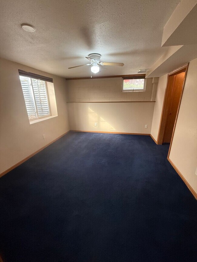 Building Photo - West Side 3 bedroom, 2 bathroom home for rent