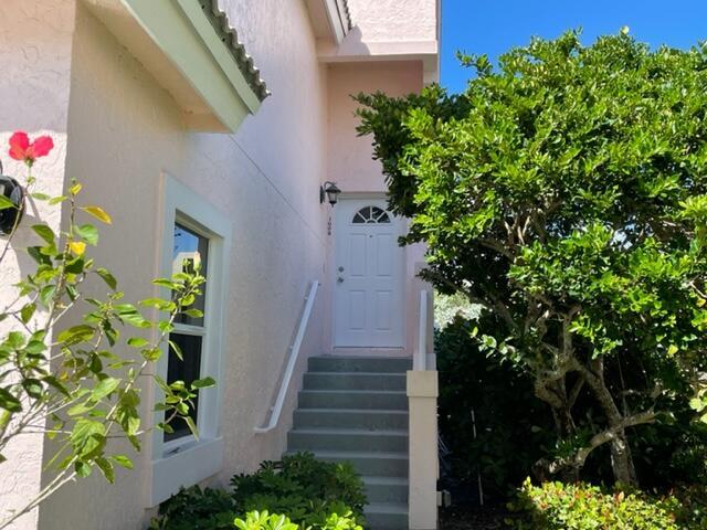 Building Photo - 3008 Fairway Dr N