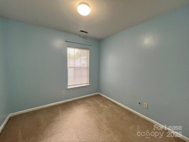 Building Photo - 520 Jakes Ridge Ln