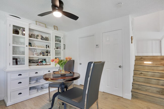 Building Photo - 1614 16th Ln