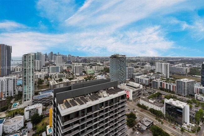 Building Photo - 501 NE 31st St