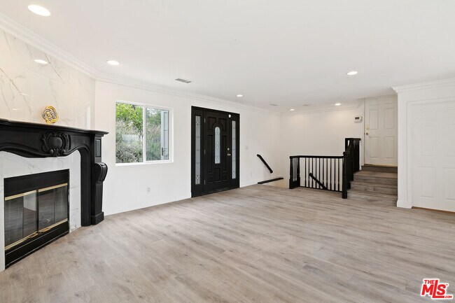 Building Photo - 5310 Medina Rd