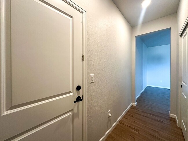 Building Photo - Alder Creek 3bd 2.5ba paired home for rent!