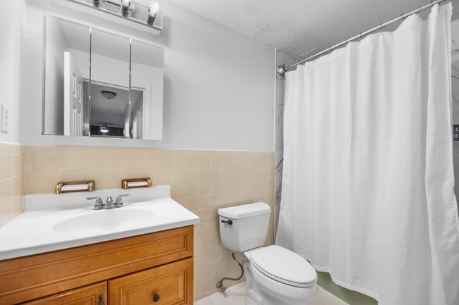 Building Photo - 180 Main St