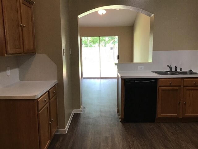 Building Photo - 9710 Sundew Dr