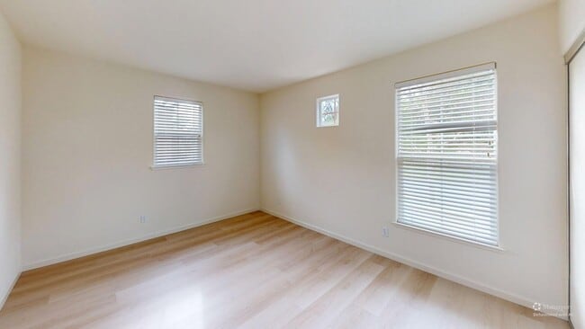 Building Photo - Bright 2 Bed + 2.5 Bath Home | 1,500 Sq Ft | Garage | Prime Novato Location
