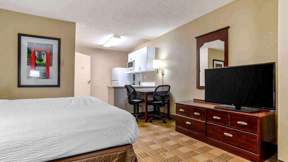 Building Photo - 4751 Governors House Dr SW