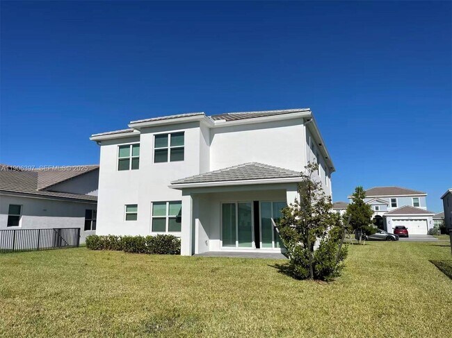 Building Photo - 14982 RedCove Pl