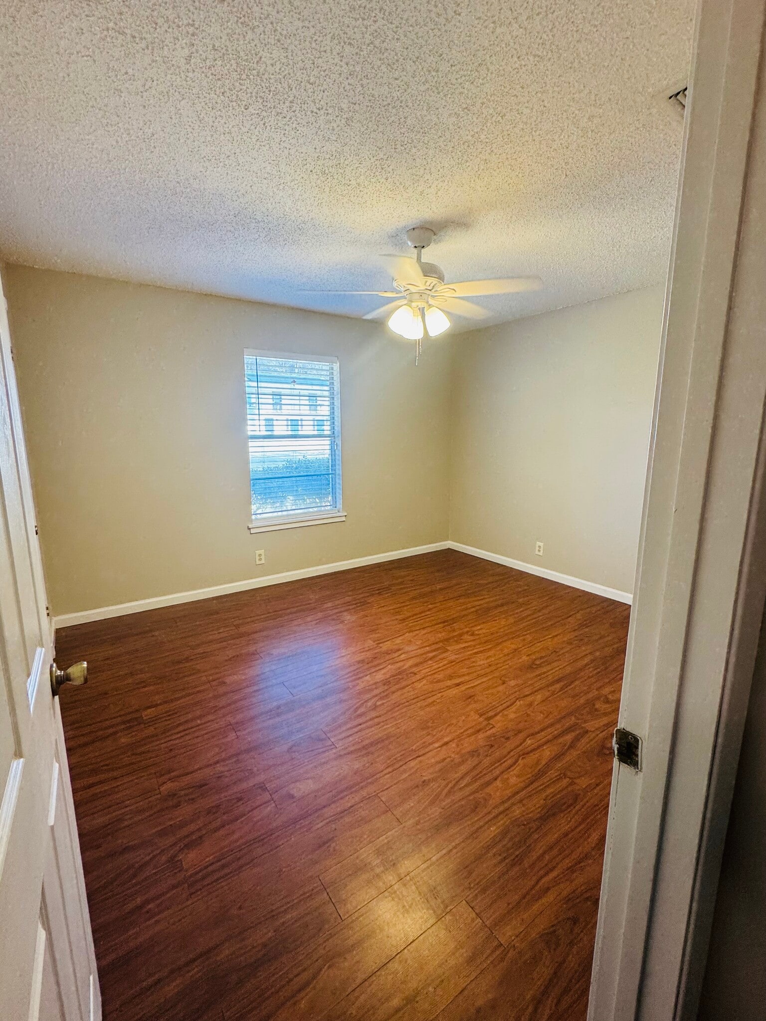 Building Photo - 115 Fairview Dr