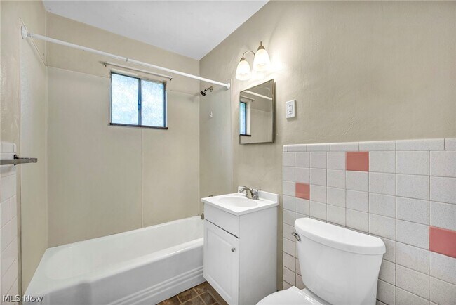 Building Photo - 15 Filmore Ave