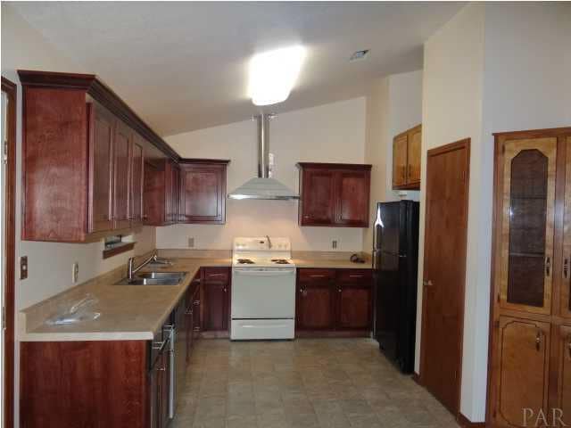 Building Photo - 5757 Melrose Dr