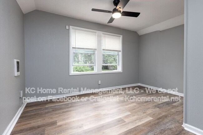 Building Photo - 1111 W 44th St