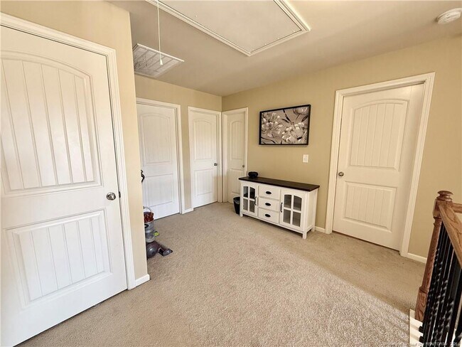 Building Photo - 642 Regimental Dr