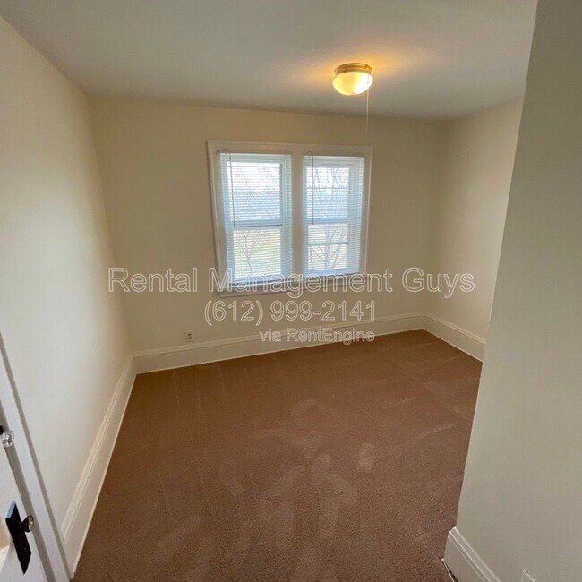 Building Photo - 3245 Russell Ave N