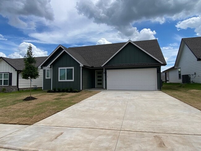 Building Photo - Welcome to your dream rental!!