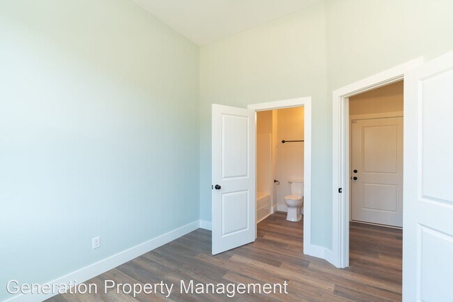 Building Photo - 4 br, 5 bath House - 1039 Montague Place