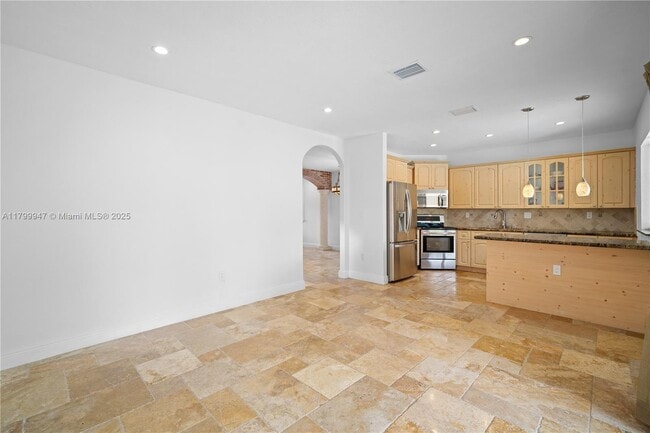 Building Photo - 9101 SW 41st St