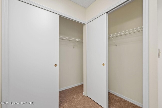 Building Photo - 763 Green Valley Ln