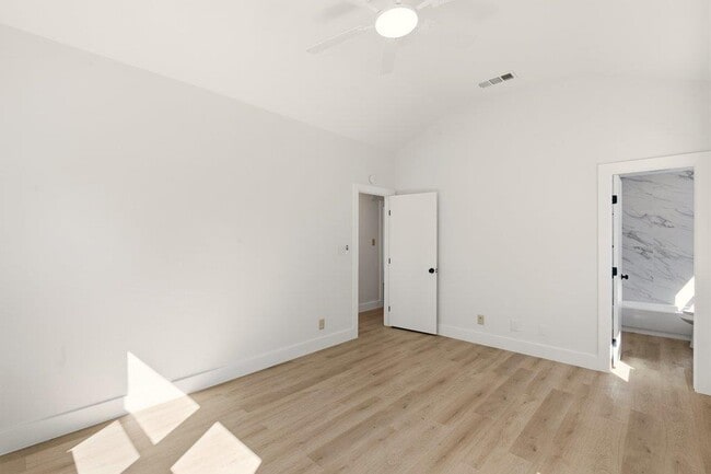 Building Photo - 814 W Mary St