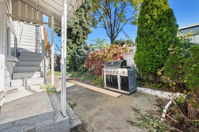 Building Photo - 43-45-45 S 13th St