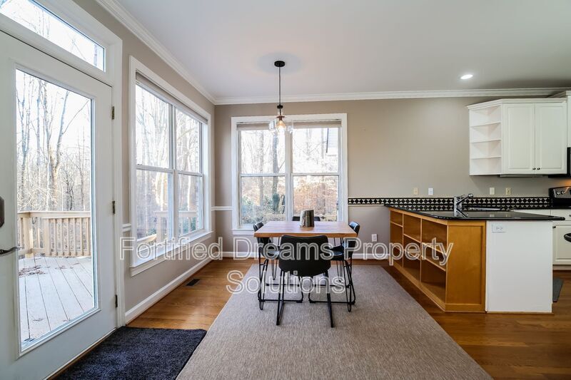 Building Photo - 5510 Faye Dr