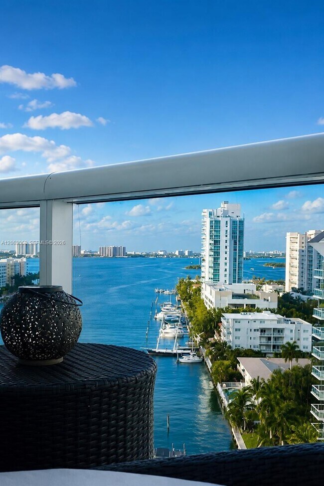 Building Photo - 7900 Harbor Island Dr