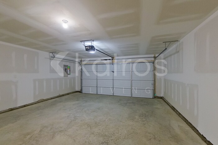 Building Photo - 12 Marbury Dr