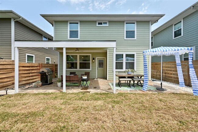 Building Photo - 2200 Capulet St