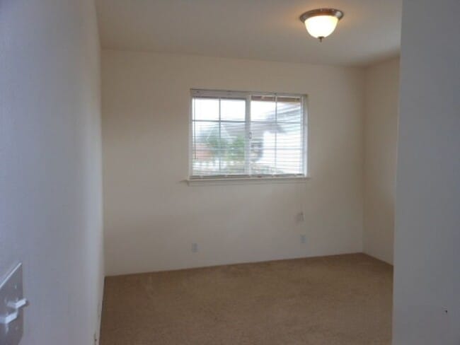 Building Photo - Pacheco, Evelyn (Kamalo'o)