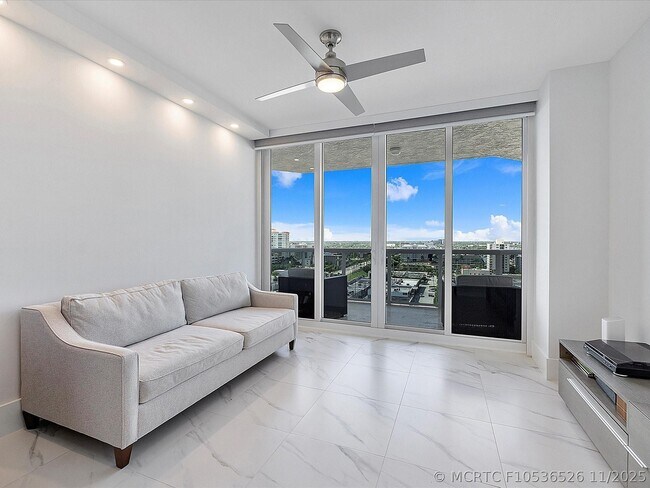 Building Photo - 3100 N Ocean Blvd