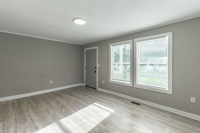 Building Photo - 2 Bedroom Home in East Ridge