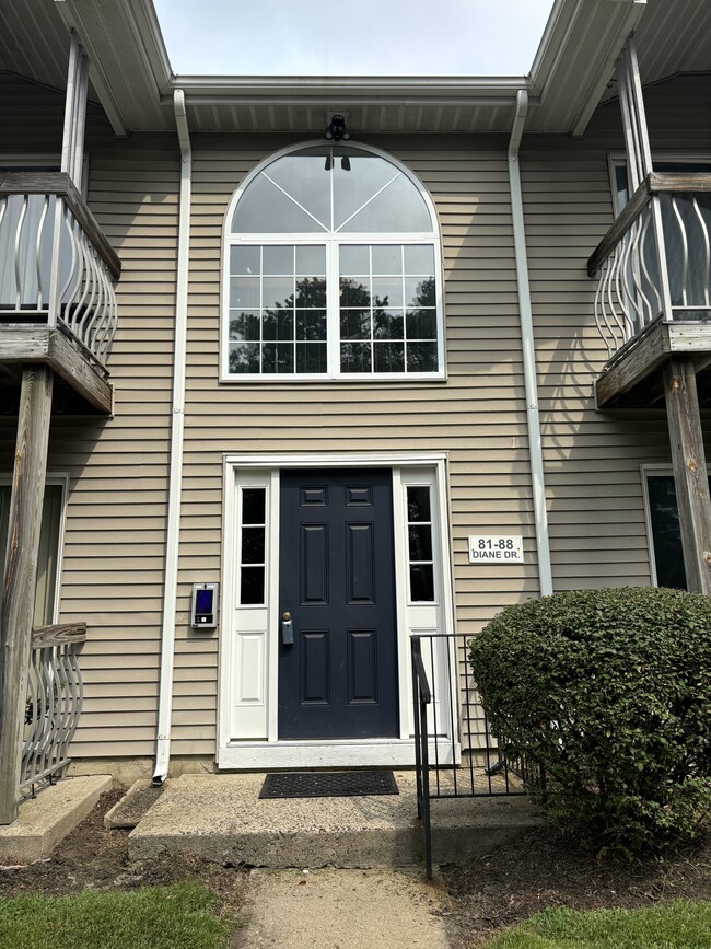 Building Photo - 85 Diane Dr