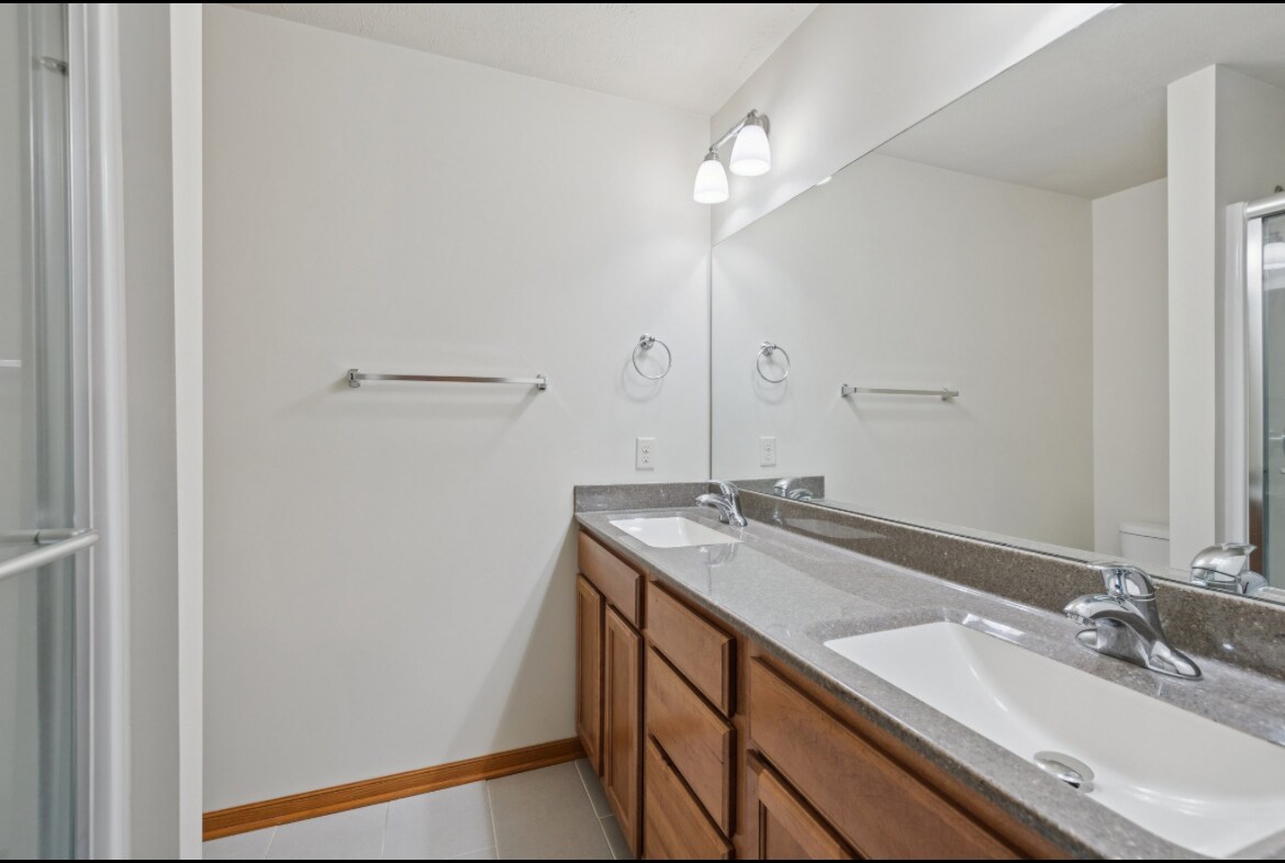 Building Photo - 8743 Remi Dr