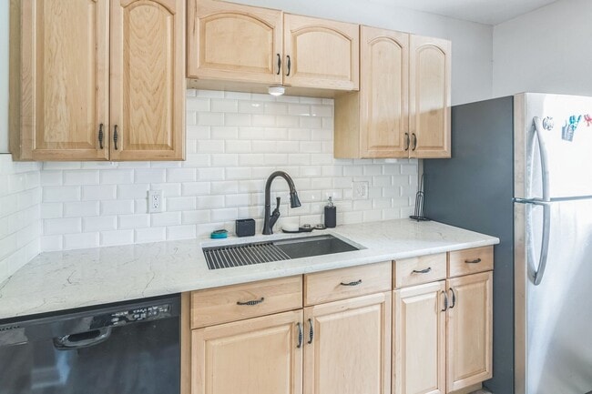 Building Photo - Charming 3BR House in Arvada