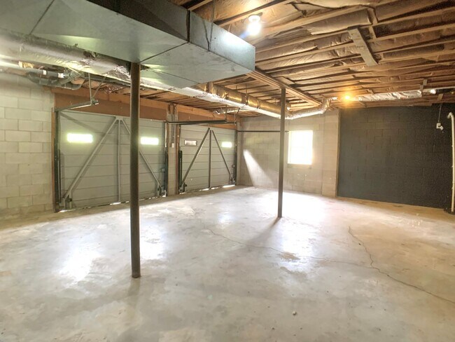 Building Photo - 33 Walker Cir