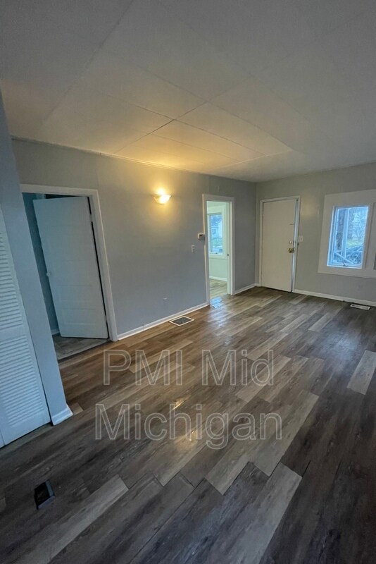 Building Photo - 1213 Lincoln