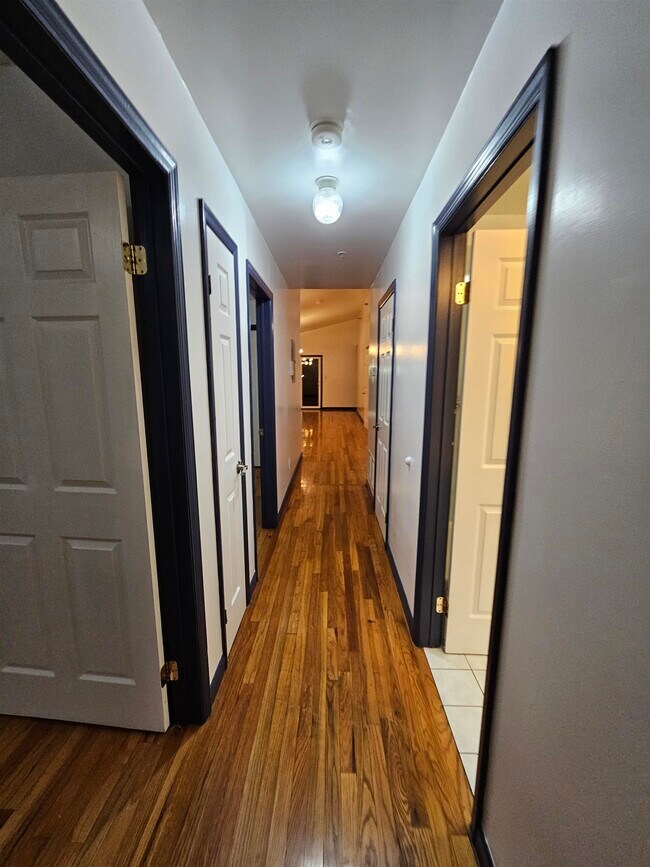 Building Photo - 2707 Central Ave