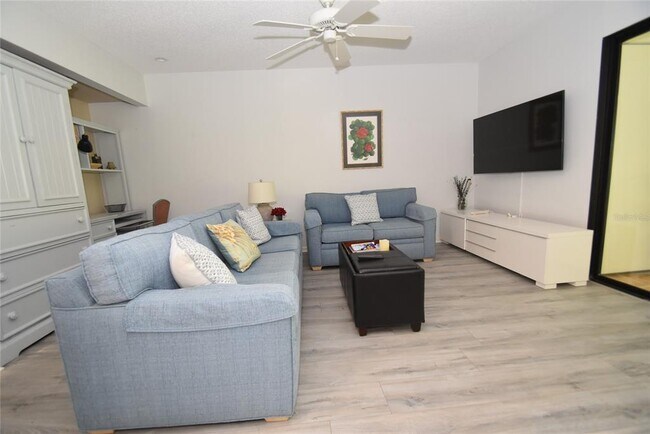 Building Photo - 1657 Brookhouse Cir