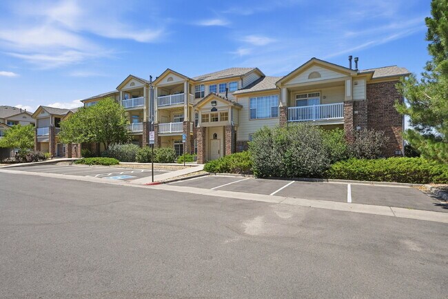 Building Photo - $1,595.95, 1 Bed, 1 Bath Condo in Aurora with In Unit Laundry and Pool Access!