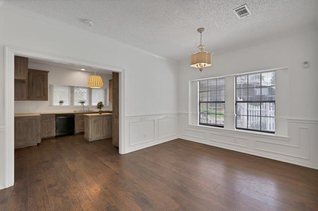 Building Photo - 4219 Oak Springs Dr
