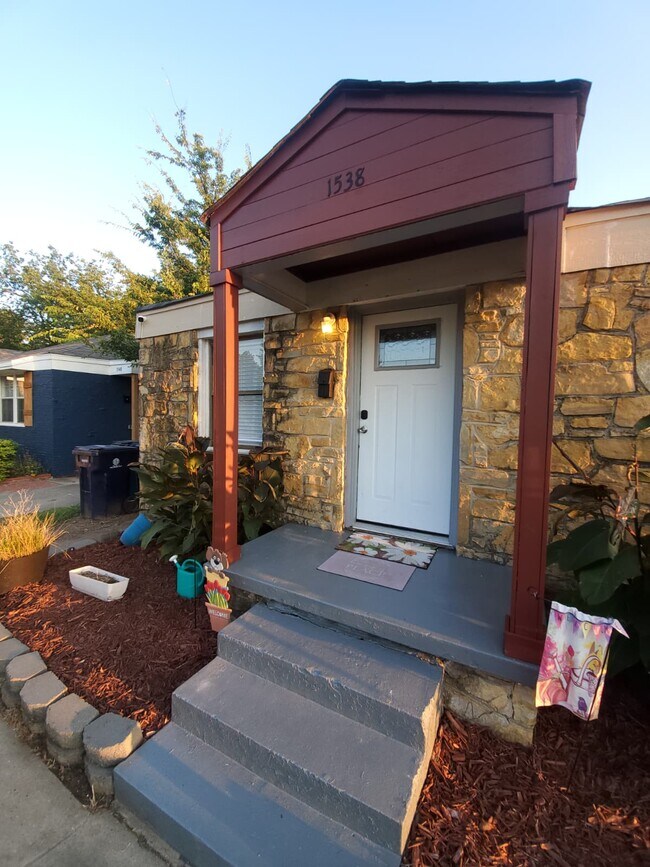 Building Photo - 1538 NE 42nd St