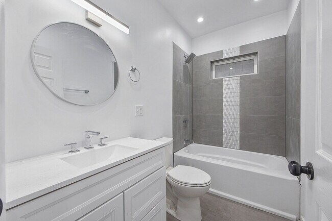 Building Photo - 629 N Lockwood Ave