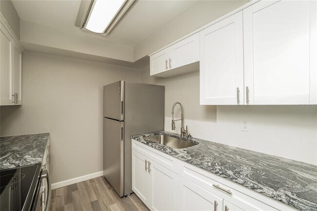 Building Photo - 14206 Village Terrace Dr