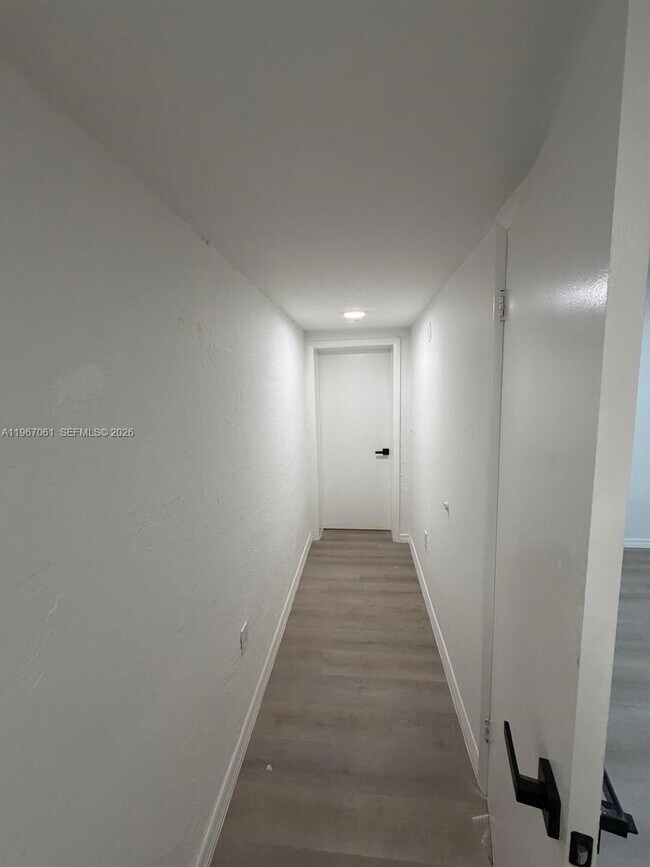 Building Photo - 4000 SW 16th Terrace