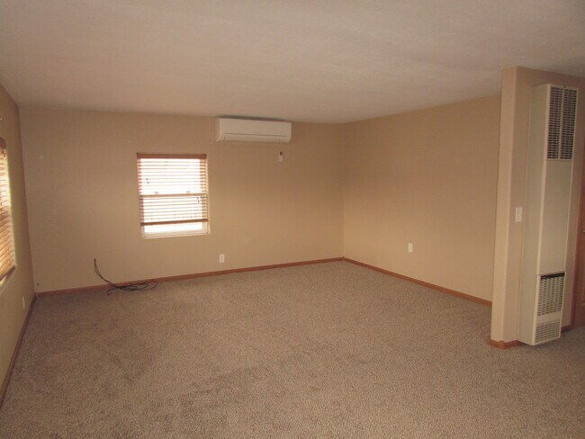 Building Photo - r2914LBP