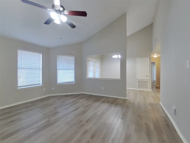 Building Photo - 3107 Lucida Ln