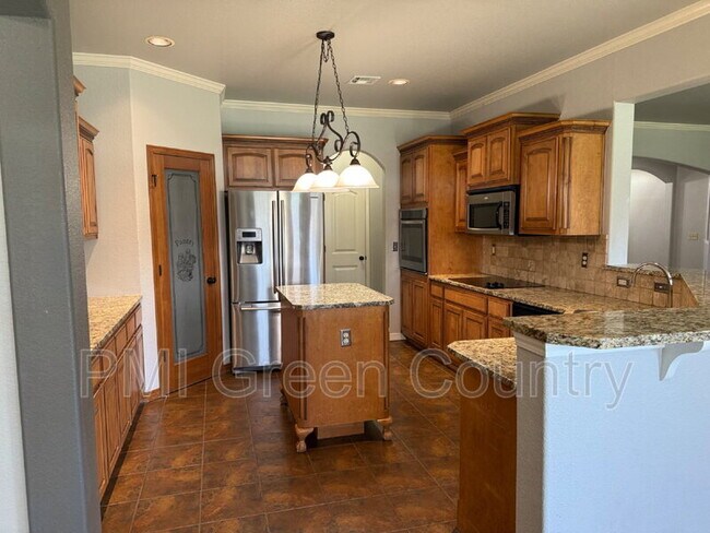 Building Photo - 3710 West 108th Ct S