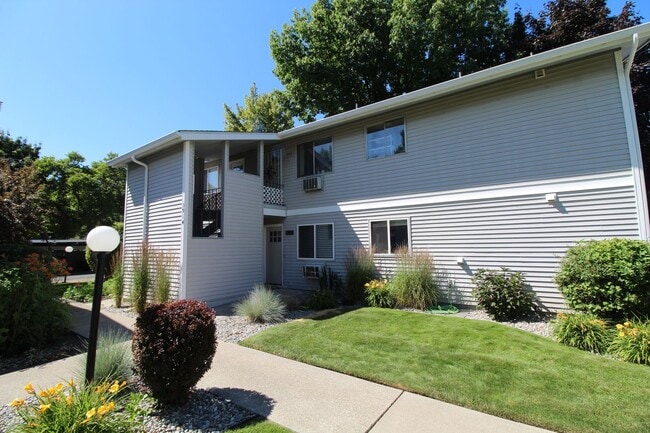 Primary Photo - 3914 S Regal St