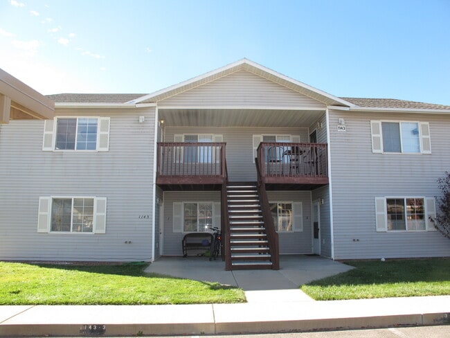 Building Photo - 1143 E Carolina Ave