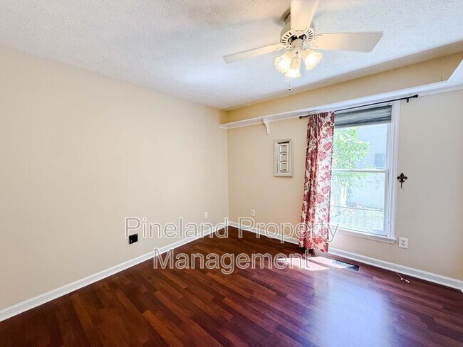 Building Photo - 107 Whitechapel Ln